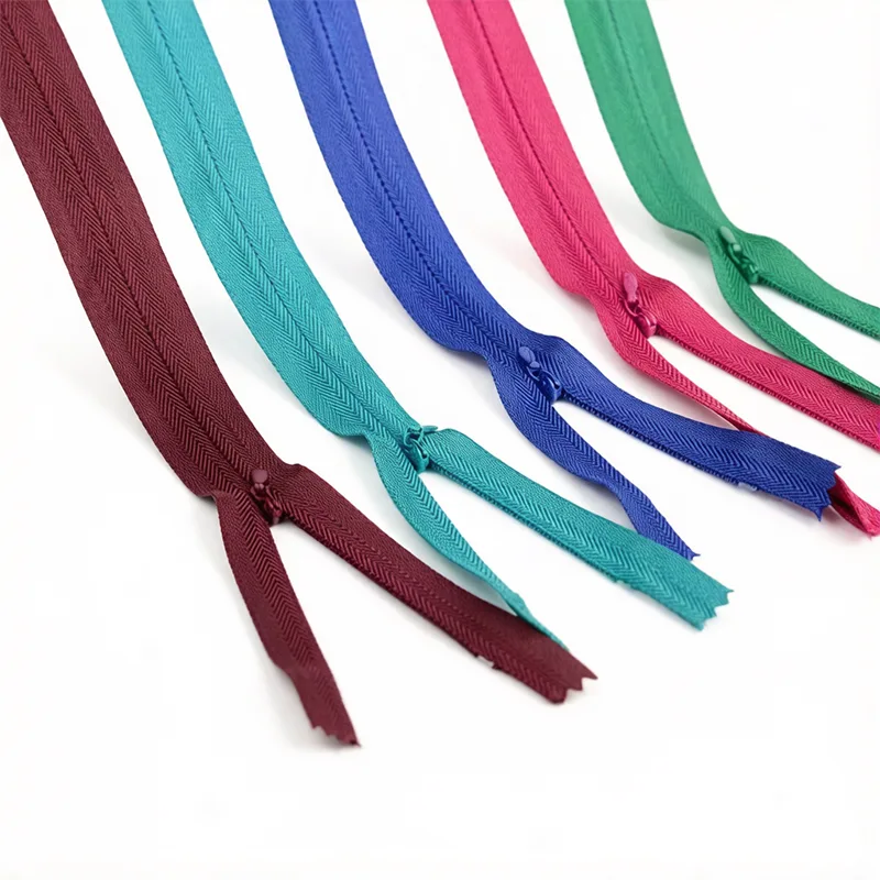 Cremallera en espiral de nailon impermeable.
